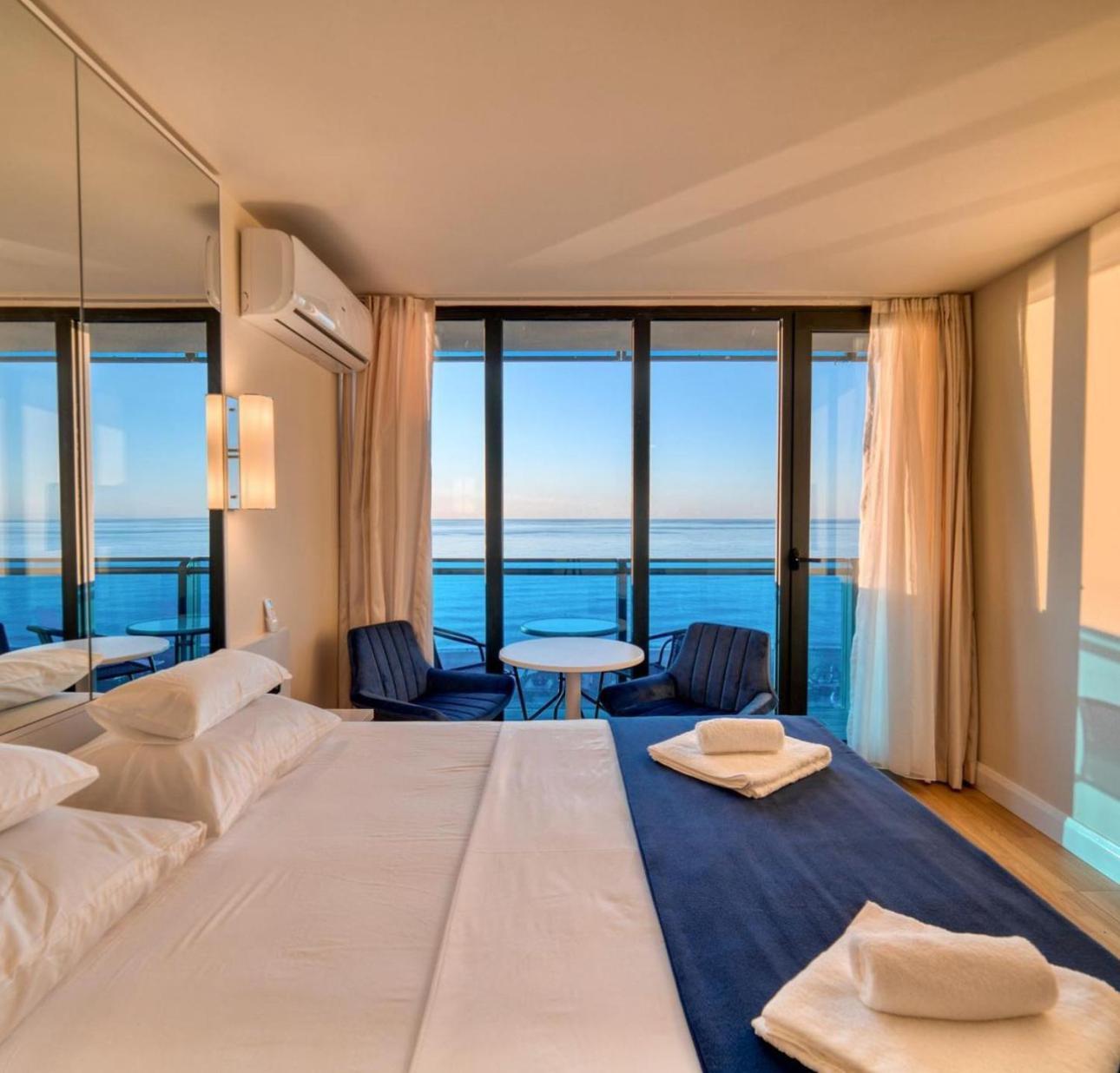 Orbi City Aparthotel Batumi Ngoại thất bức ảnh