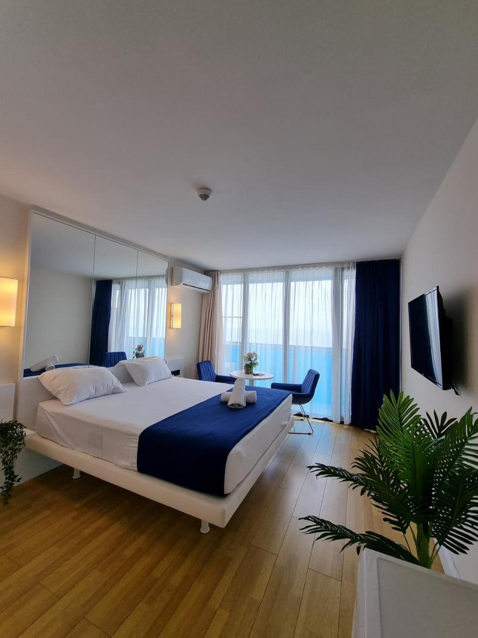 Orbi City Aparthotel Batumi Ngoại thất bức ảnh