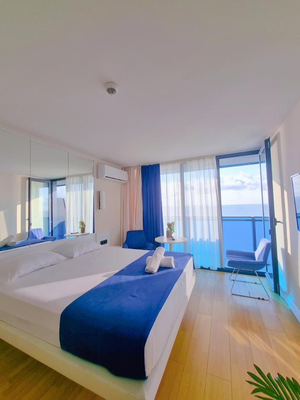 Orbi City Aparthotel Batumi Ngoại thất bức ảnh