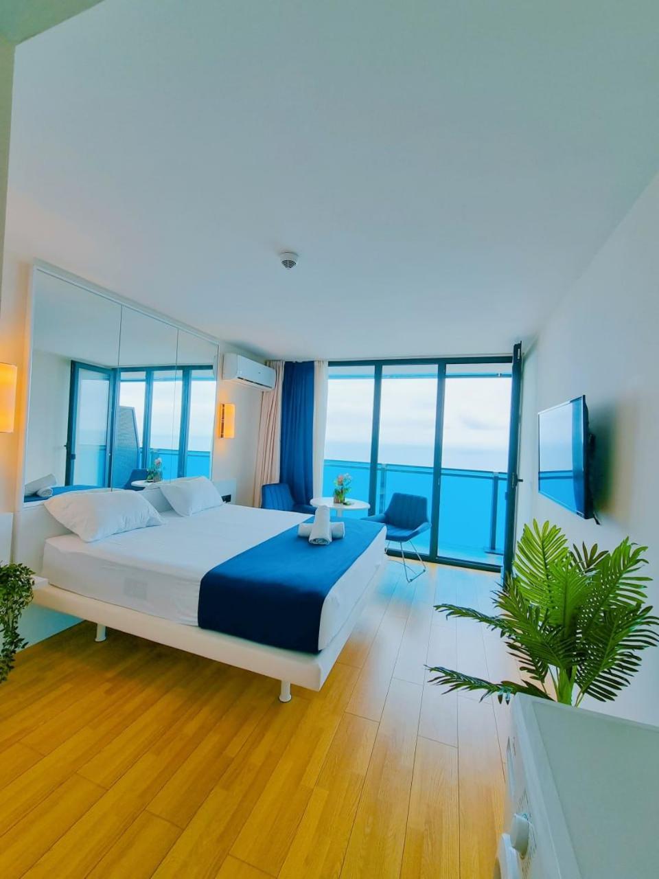 Orbi City Aparthotel Batumi Ngoại thất bức ảnh